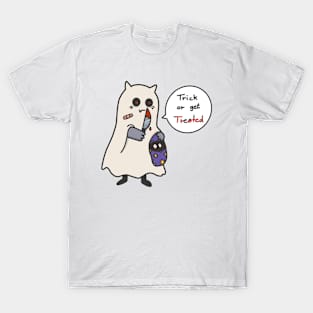 Cute trick or get treated halloween design T-Shirt